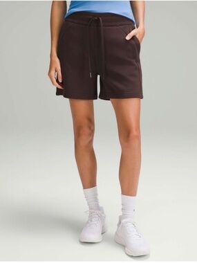 Lululemon Scuba High-Rise Short 5", Brown